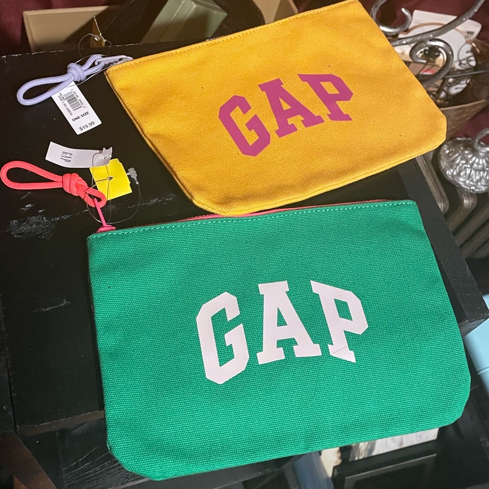 Gap Wristlet(s)